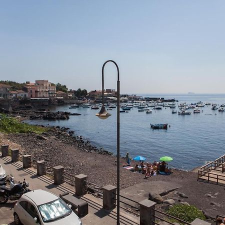 Bed and Breakfast Un Tuffo Nella Baia Di Capomulini à Acireale Extérieur photo
