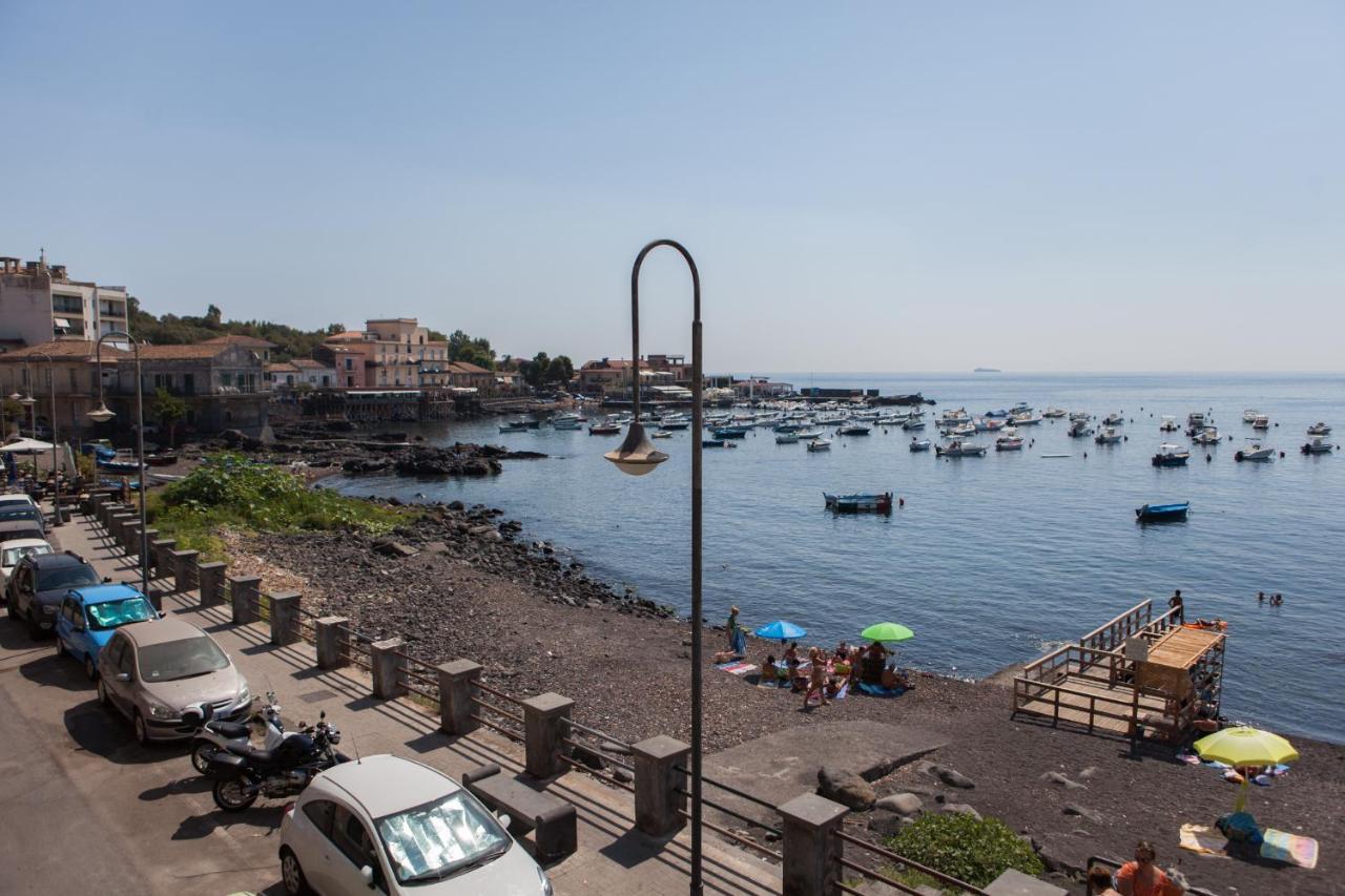 Bed and Breakfast Un Tuffo Nella Baia Di Capomulini à Acireale Extérieur photo