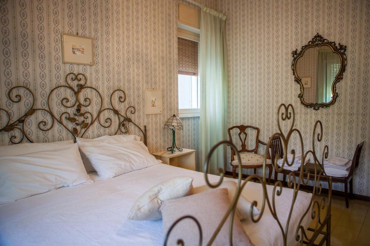 Bed and Breakfast Un Tuffo Nella Baia Di Capomulini à Acireale Extérieur photo