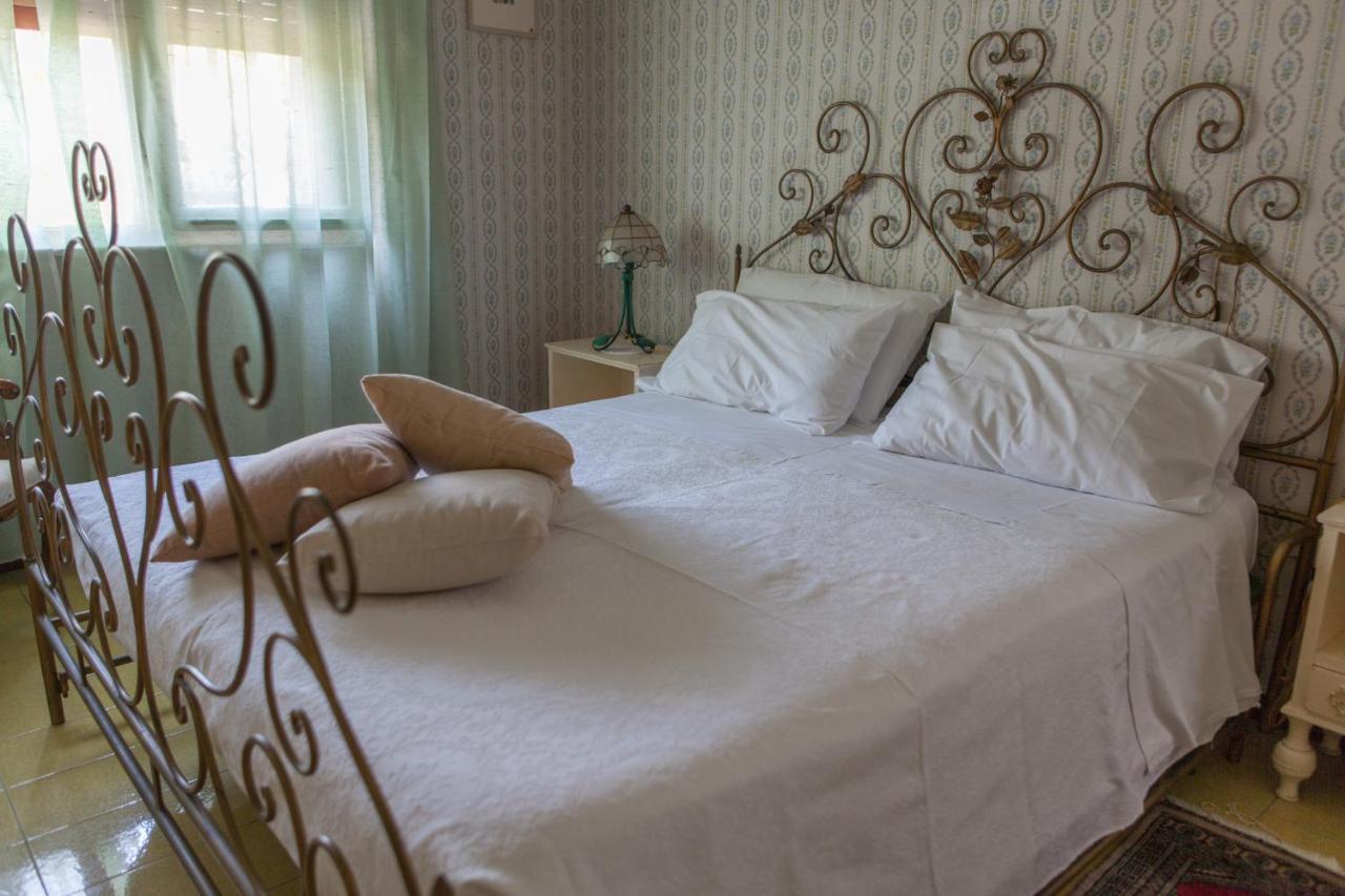 Bed and Breakfast Un Tuffo Nella Baia Di Capomulini à Acireale Extérieur photo
